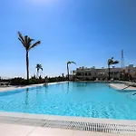 Couples Escape, Free Alcazaba Lagoon Access, Pool, Gym, Pets Ok דירה