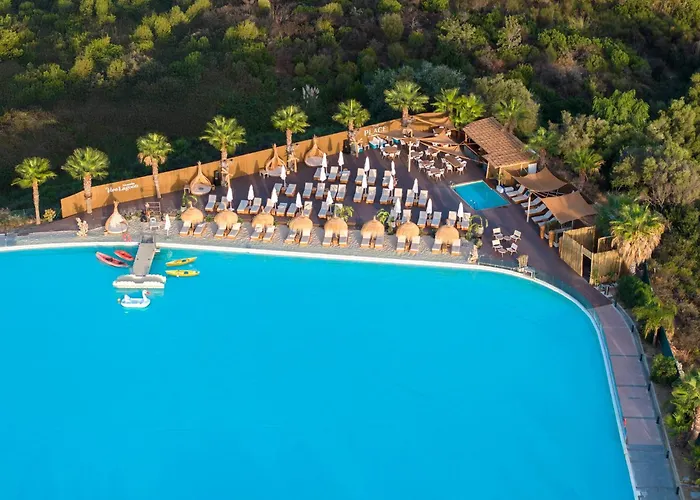 Free Lagoon Access, Gym, Sauna, Ac, Parking, Pets Ok *