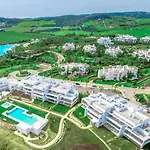 Couples Escape, Free Alcazaba Lagoon Access, Pool, Gym, Pets Ok Apartment Estepona