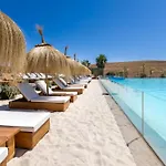 Daire Couples Escape, Free Alcazaba Lagoon Access, Pool, Gym, Pets Ok *