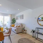 Couples Escape, Free Alcazaba Lagoon Access, Pool, Gym, Pets Ok Daire Estepona