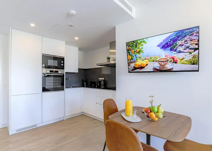 Free Lagoon Access, Gym, Sauna, Ac, Parking, Pets Ok * Estepona