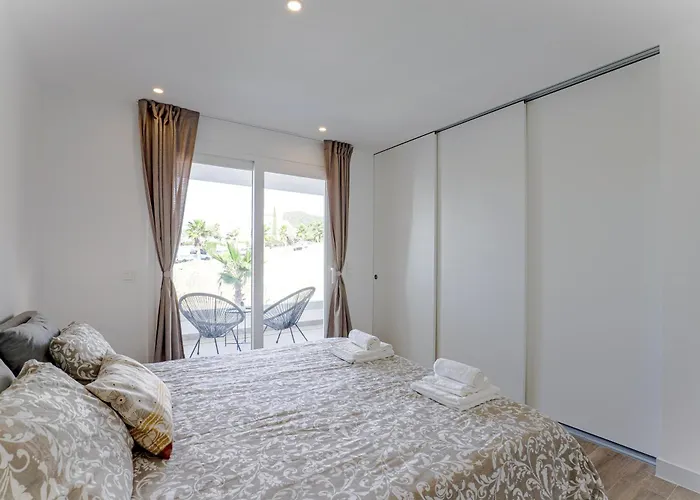 Free Lagoon Access, Gym, Sauna, Ac, Parking, Pets Ok Estepona